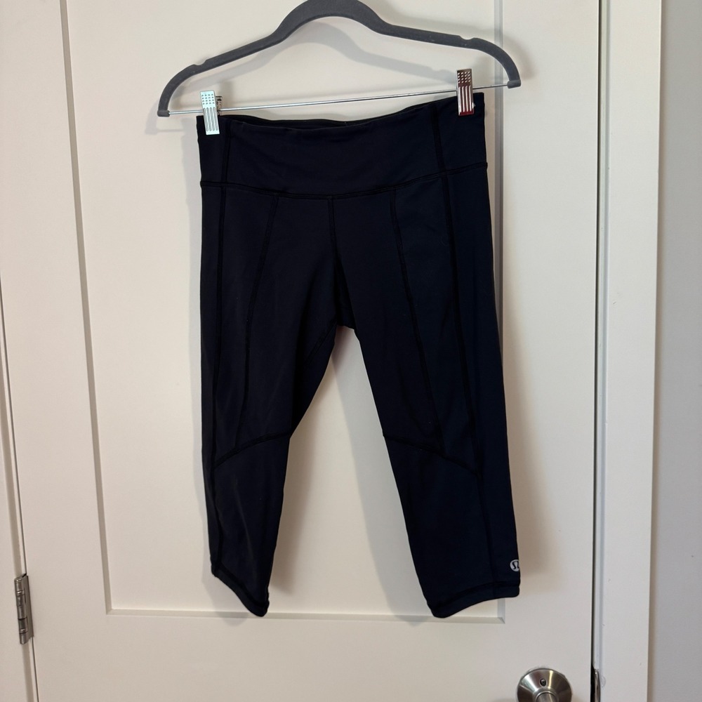 Lululemon Run Inspire Crop II Black Leggings Zipper Pocket‎ Mesh Venting Women 4